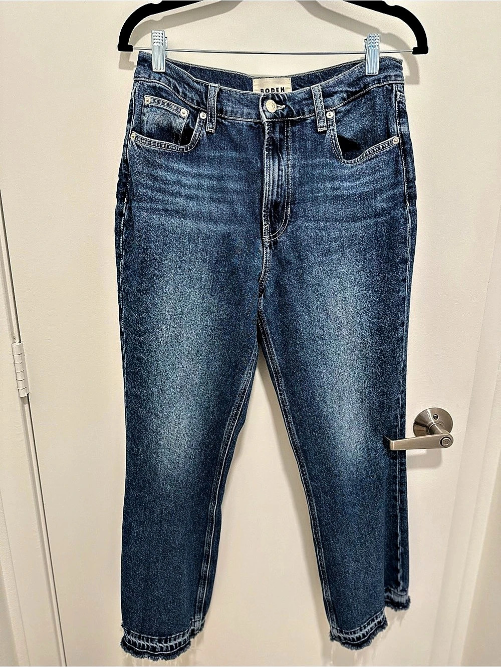 EUC Boden Mid Rise Baby Kick Jeans Cropped Raw Hem Blue Size 29 $135 MSRP
